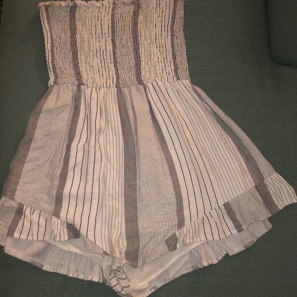 LF black and white romper - Picture 2 of 2